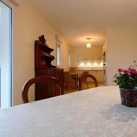 Spacieux Avec Rooftop Et Garages Prives A 3 Min De La Gare D'epernon - Fr-1-581-129 Apartment *