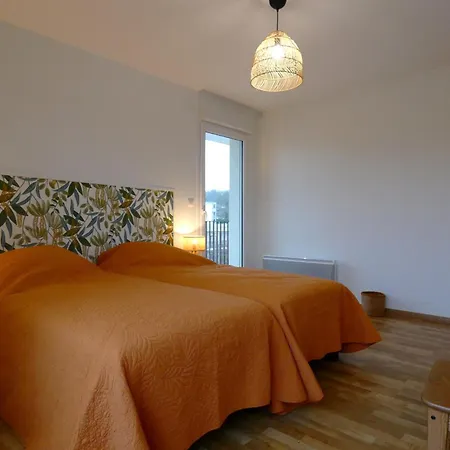 Spacieux Avec Rooftop Et Garages Prives A 3 Min De La Gare D'epernon - Fr-1-581-129 Apartment *